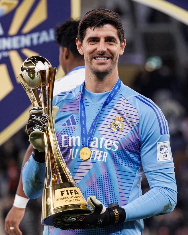 意甲积分榜-库尔图瓦扑出内马尔