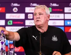 万博-形容足球队员拼搏精神